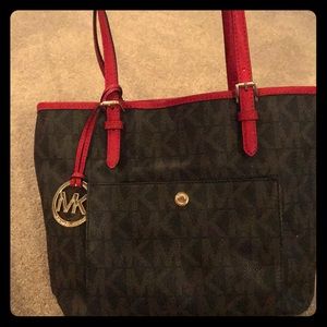 Michael Kors Jet Set Medium Leather Tote